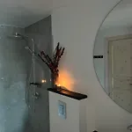 Sauna Ja Kuemblustuenniga Puhkemaja-moek Puhkemajad