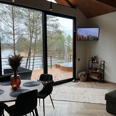 Sauna Ja Kuemblustuenniga Puhkemaja-moek Puhkemajad Tahkuranna