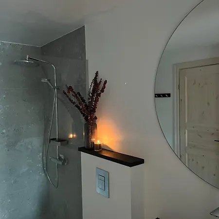 Sauna Ja Kuemblustuenniga Puhkemaja-moek Puhkemajad