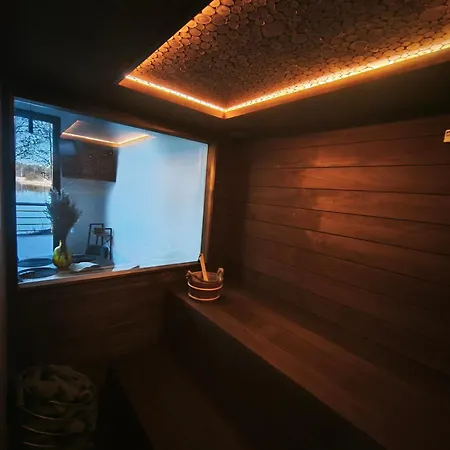 Sauna Ja Kuemblustuenniga Puhkemaja-moek Puhkemajad Villa *