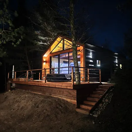 Sauna Ja Kuemblustuenniga Puhkemaja-moek Puhkemajad Tahkuranna