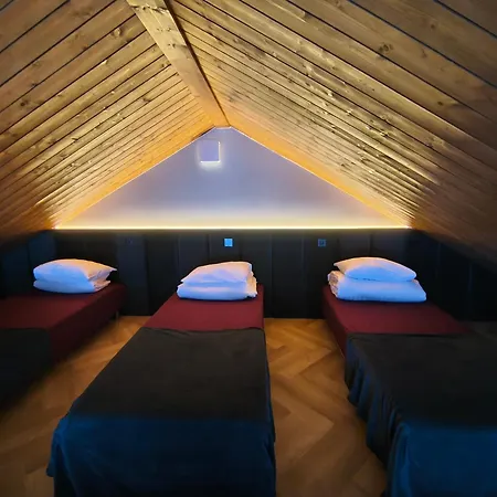 Sauna Ja Kuemblustuenniga Puhkemaja-moek Puhkemajad * Tahkuranna