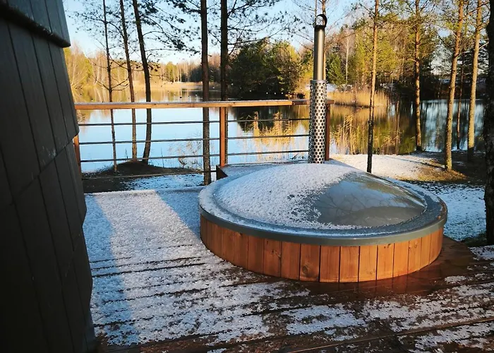 Sauna Ja Kuemblustuenniga Puhkemaja-moek Puhkemajad *