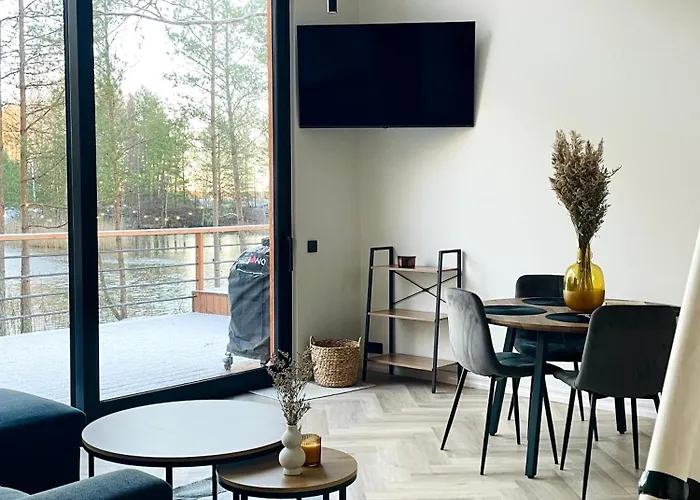 Sauna Ja Kuemblustuenniga Puhkemaja-moek Puhkemajad *