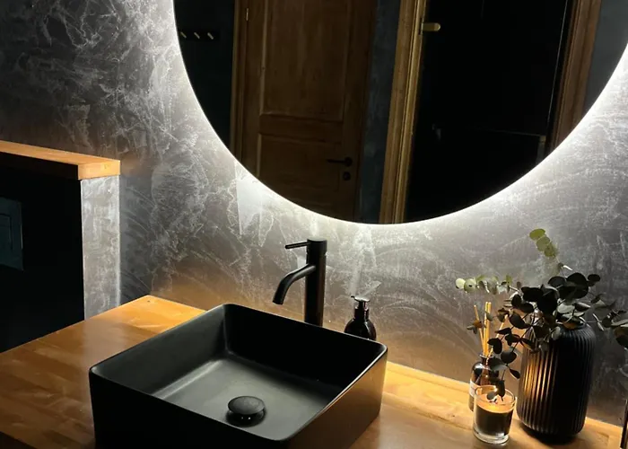 Sauna Ja Kuemblustuenniga Puhkemaja-moek Puhkemajad