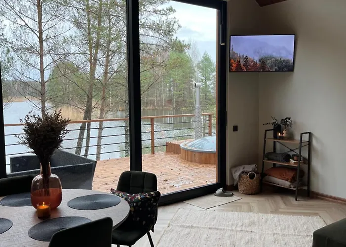 Sauna Ja Kuemblustuenniga Puhkemaja-moek Puhkemajad Tahkuranna