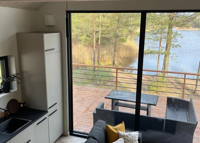 Sauna Ja Kuemblustuenniga Puhkemaja-moek Puhkemajad Tahkuranna